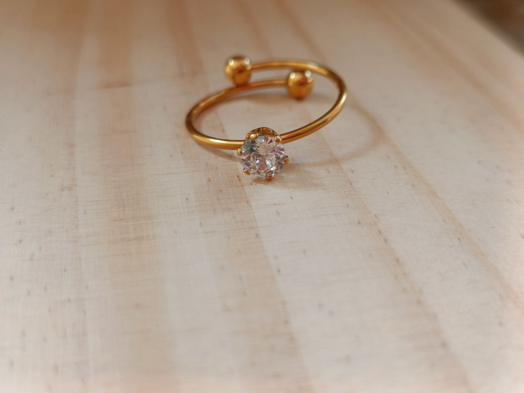 Small Solitare Ring