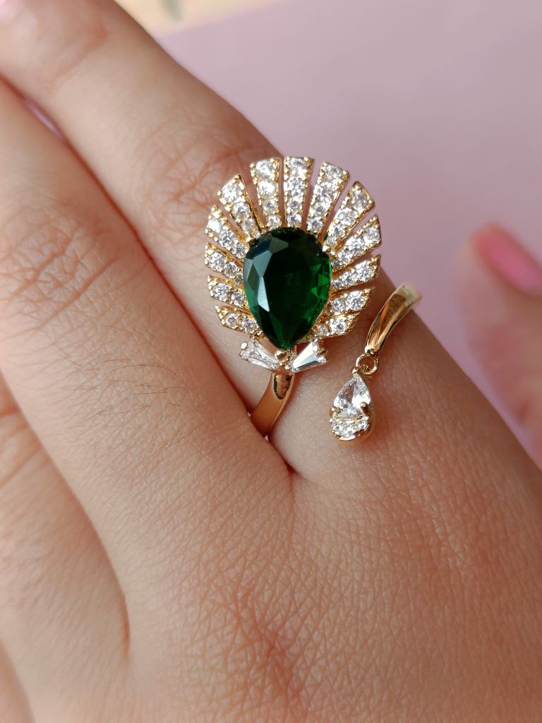 Emerald Hazel Ring