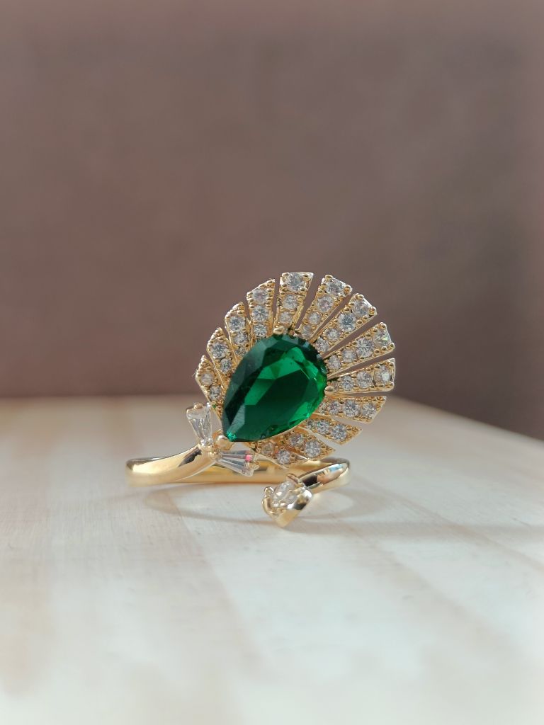 Emerald Hazel Ring